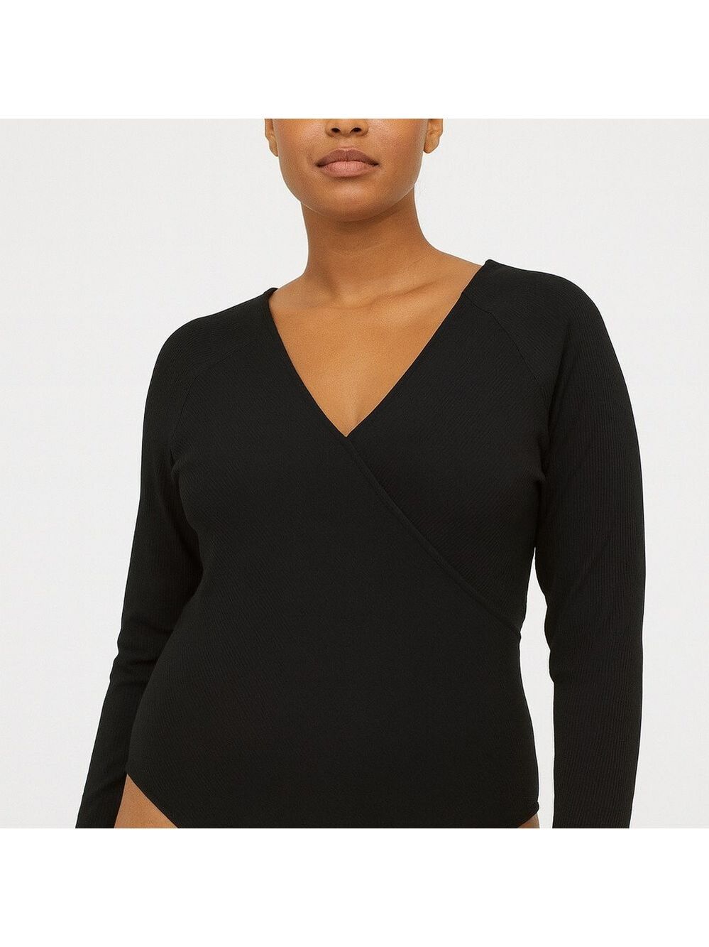 A Pea in the Pod Black Bodysuit - Picture 2 of 10